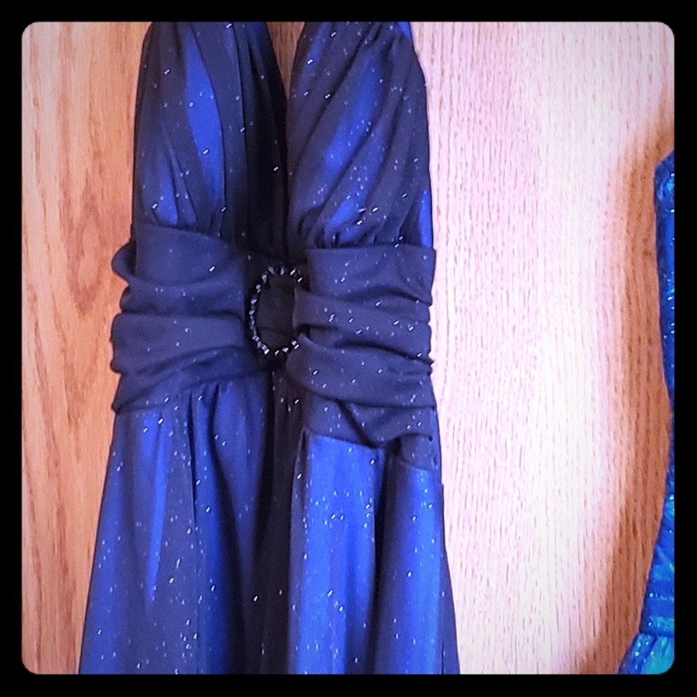 Dark blue sparkle dress with center brooch